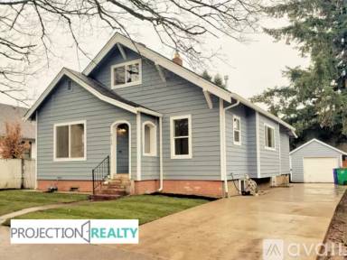 Main picture of 8124 SE Hawthorne Blvd
