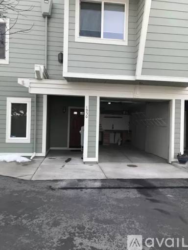 Main picture of 1950 Dickerson Rd