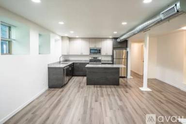 Main picture of 2450 N Orchard St