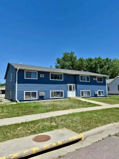Main picture of 404 E 4th St
