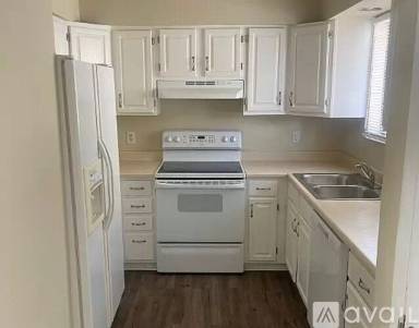 Main picture of 605 W 15th St