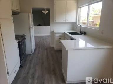 Main picture of 686 Danforth Dr