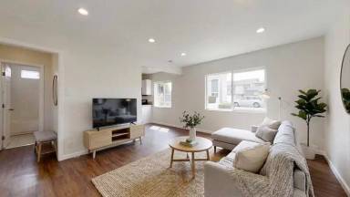 Main picture of 2619 Gates Ave - E