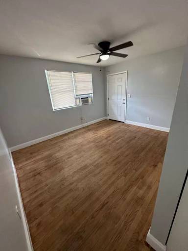 Main picture of 2100 Palafox St