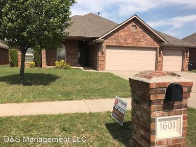 Main picture of 1601 Mead Ln