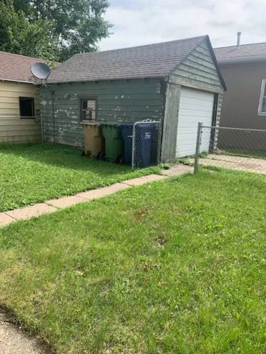 Main picture of 324 8th St SE