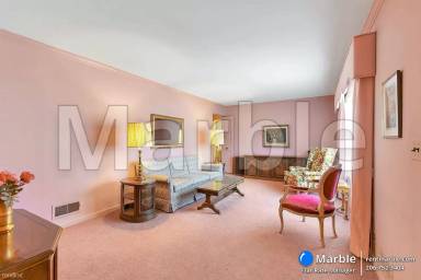 Main picture of 686 Roosevelt Blvd