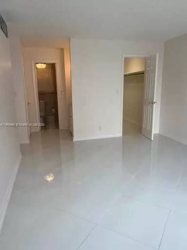 Main picture of 3113 S Ocean Dr