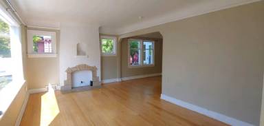 Main picture of 2836 NW 73rd St