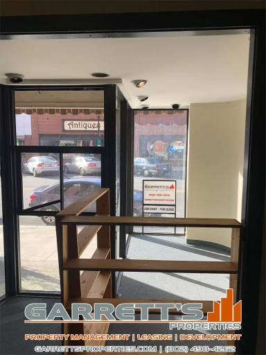 Main picture of 446 Railroad St