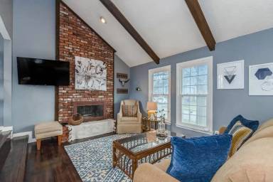 Main picture of 1820 E 151st Ter