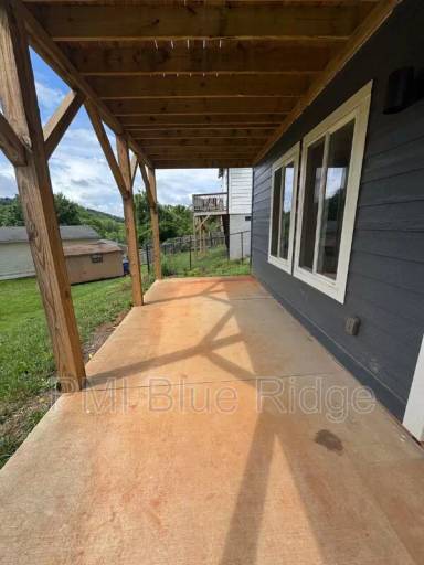 Main picture of 13 Ridge St