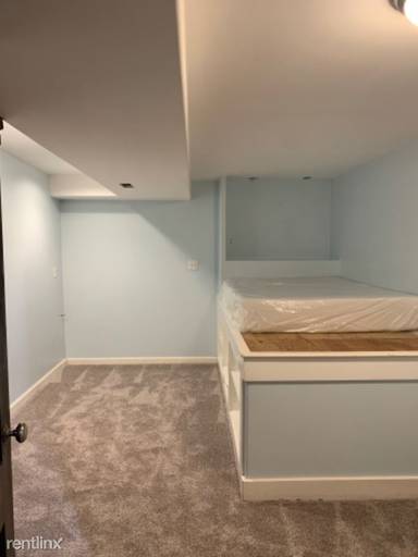 Main picture of 7011 Fremont Ave N