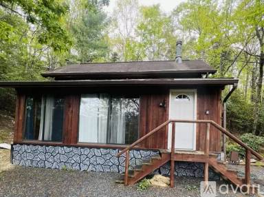Main picture of 84 Bear Wallow Dr