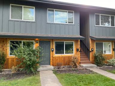 Main picture of 520 Hickory St