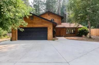 Main picture of 230 S Washington Dr