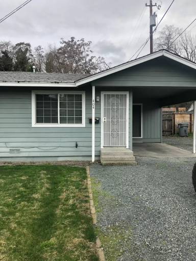 Main picture of 402 NW 2nd St