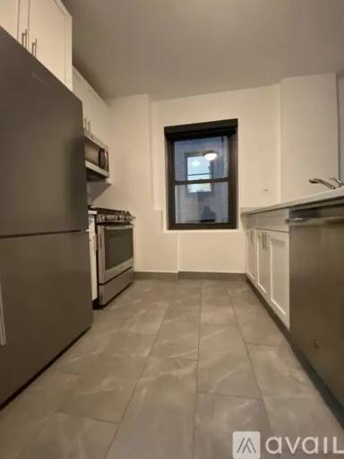 Main picture of 412 E 55th St