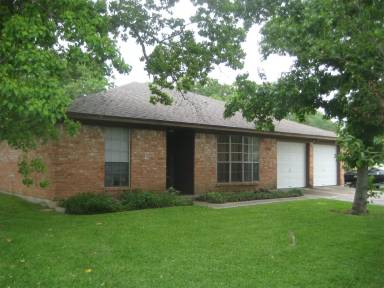 Main picture of 206 Oleander St