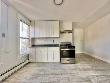 Main picture of 33 Howe St