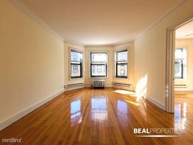 Main picture of 1117 W Oakdale Ave