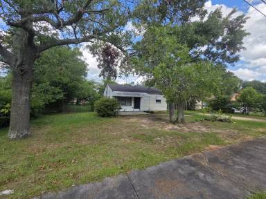 Main picture of 161 Golden Ave