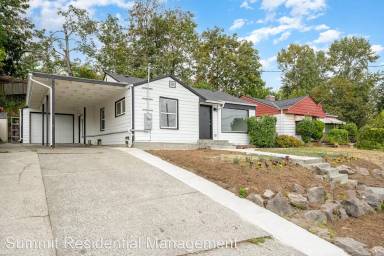 Main picture of 4005 32nd Ave SW