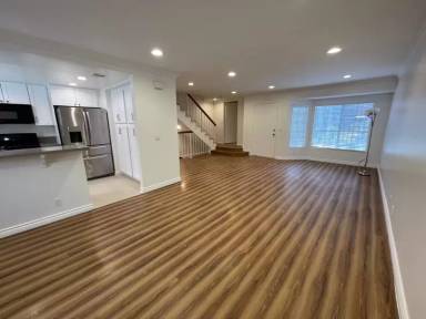 Main picture of 1583 W Jefferson Blvd