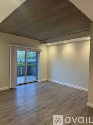 Main picture of 1323 W Morse Ave