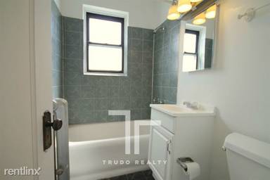 Main picture of 4851 N Damen Ave