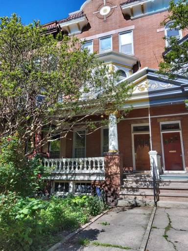 Main picture of 2816 Saint Paul St