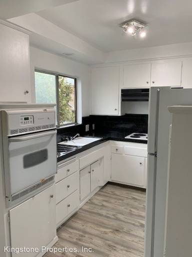 Main picture of 118 W Buckthorn St