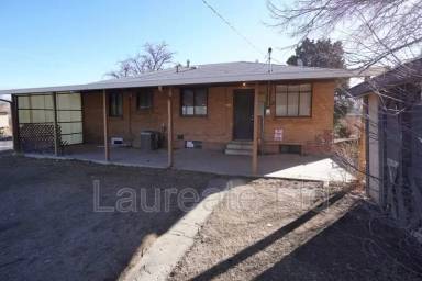 Main picture of 2391 Jamaica St