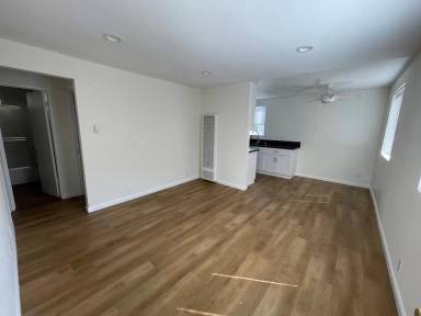 Main picture of 2331 Penmar Ave