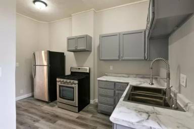 Main picture of 530 S 30th St