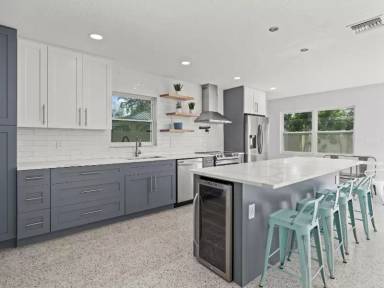 Main picture of 15810 2nd St E