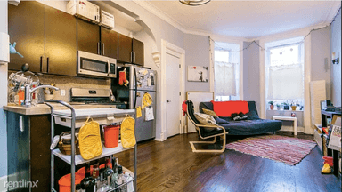 Main picture of 80 Grove St
