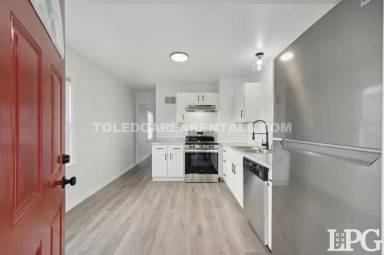 Main picture of 945 Southover Rd