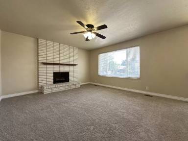 Main picture of 1416 W Harris Ave