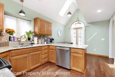 Main picture of 3400 Stonehenge Dr