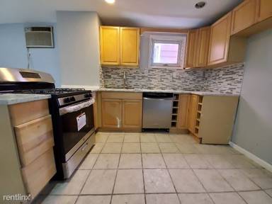Main picture of 12 Meadow St