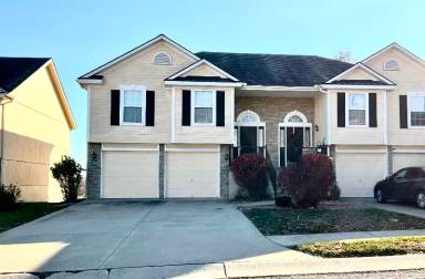 Main picture of 1229 NW Ashley Ln