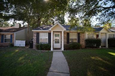 Main picture of 3130 Hotchkiss Ln