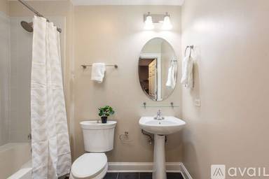 Main picture of 1001 W Madison St