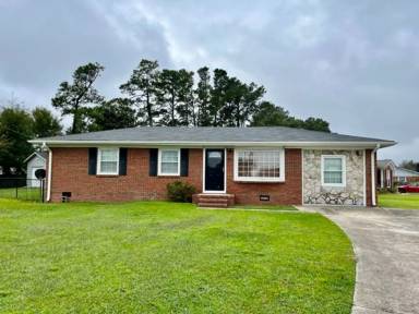 Main picture of 26 Berkshire Dr