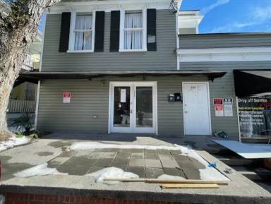 Main picture of 226 Calhoun St