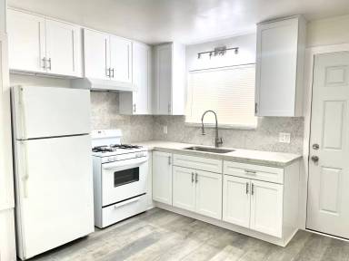 Main picture of 319 S Alessandro St