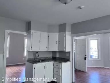 Main picture of 41 Pleasant St