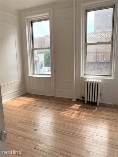 Main picture of 346 E 20th St
