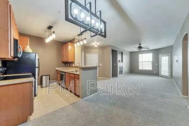 Main picture of 17555 Nature Walk Trl